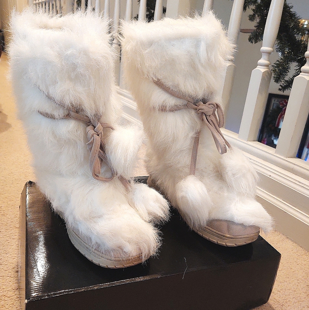 All White Fur Boots | Like NEW